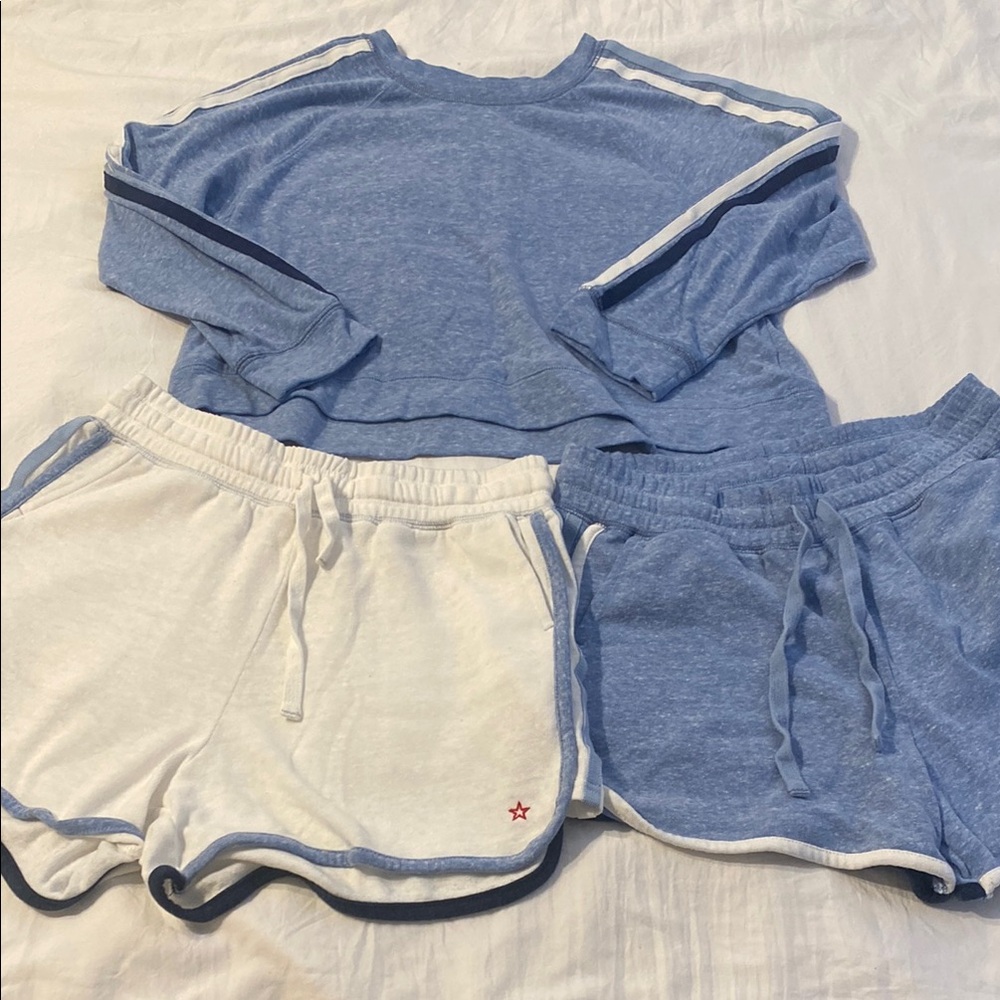 Blue and White Lounge Set